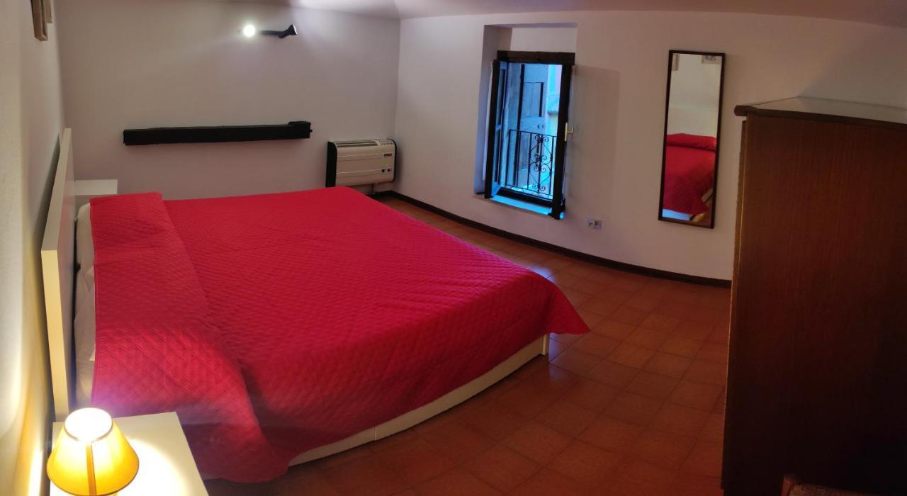 Il Vicoletto Apartment Torri Del Benaco Exterior photo